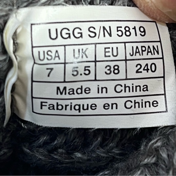 *UGG | Classic Cardy Knit Boot SN 5819 in Grey Size 7 - Picture 2 of 13